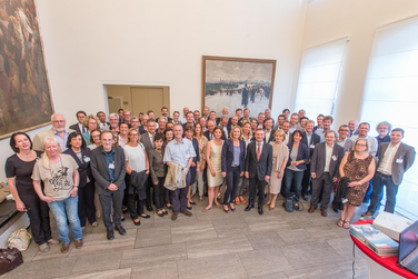 Oberbürgermeister Thomas Geisel empfing die 70 Marketing-Professorinnen und Professoren im Rathaus.