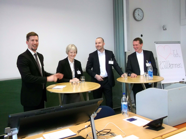 Podiumsdiskussion mit (v. r. n. l.) Frank Liebelt (Vaillant GmbH), Prof. Dr. Jens Nachtwei (IQP Berlin), Silvana van Hayn (Wilh. Wehrhahn KG) und Prof. Dr. Stephan Weinert (Fachhochschule Düsseldorf)